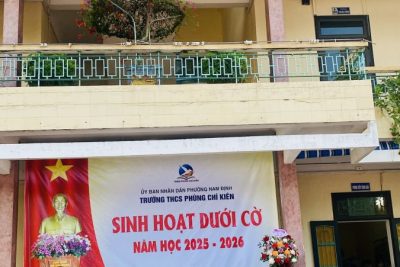 TRƯỜNG THCS PHÙNG CHÍ KIÊN TỔ CHỨC SINH HOẠT DƯỚI CỜ THÁNG 11- CHỦ ĐIỂM: TÔN SƯ TRỌNG ĐẠO